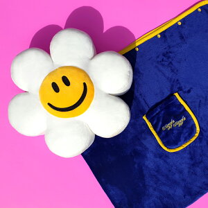 Cushion Blanket - Smile We Love ブランケット ひざ掛け クッション ぬいぐるみ 人形 ニコニコ スマイル デイジー 白 ネイビー かわいい 可愛い 保温 暖房 韓国 人気